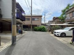 前面道路は６ｍの私道です