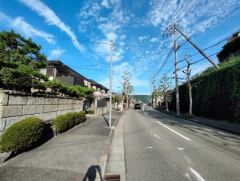 前面道路も歩道があります。