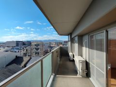 奥行きのあるバルコニー※南面