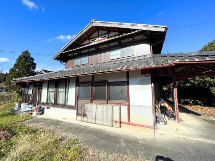 蔵と離れのある京丹波町の日本家屋（船井郡京丹波町坂原西）
